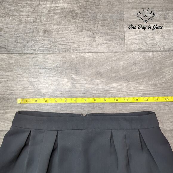 Banana Republic Petite Mini Skirt Size 2P - Picture 3 of 5